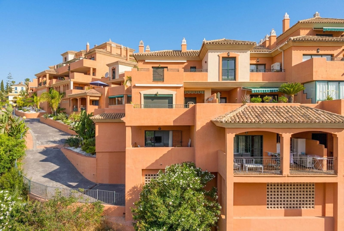 3 Bed Apartment for sale in Elviria Costa Del Sol, Málaga, Spain