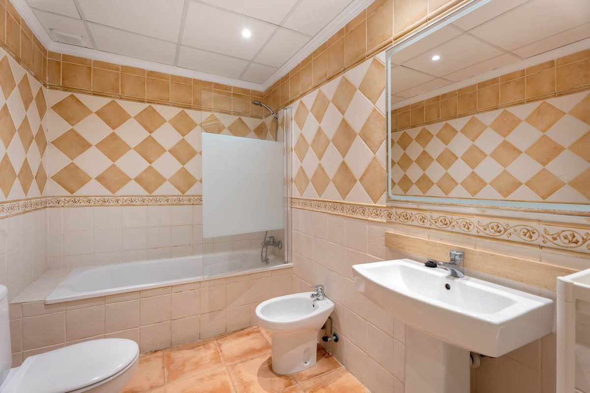 3 Bed Apartment for sale in Elviria Costa Del Sol, Málaga, Spain