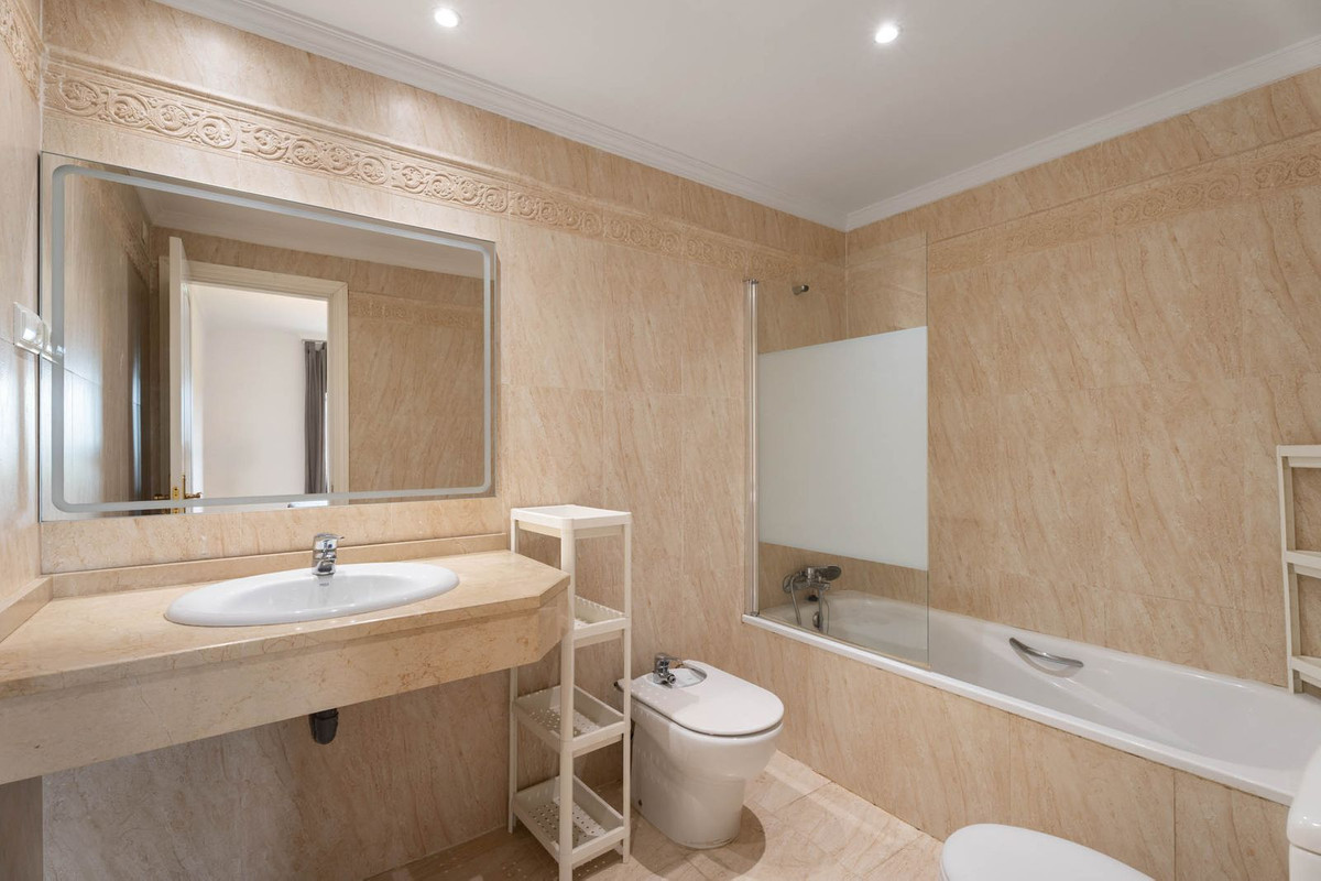 3 Bed Apartment for sale in Elviria Costa Del Sol, Málaga, Spain