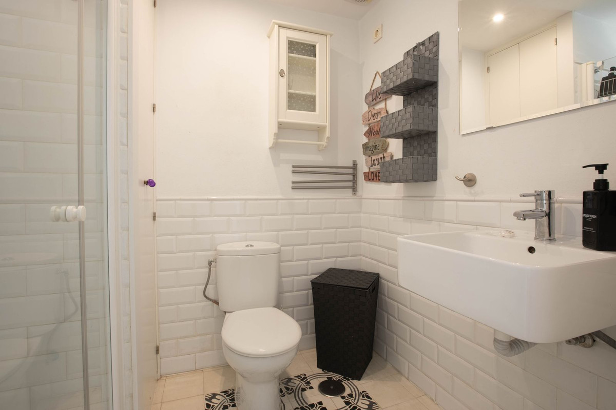 1 Bed Apartment for sale in Los Boliches Costa Del Sol, Málaga, Spain