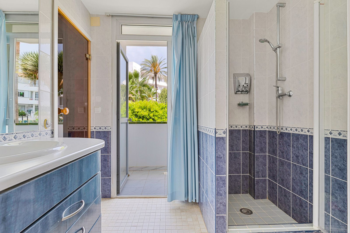 3 Bed Townhouse for sale in Los Pacos Costa Del Sol, Málaga, Spain