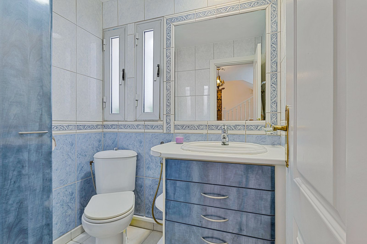 3 Bed Townhouse for sale in Los Pacos Costa Del Sol, Málaga, Spain