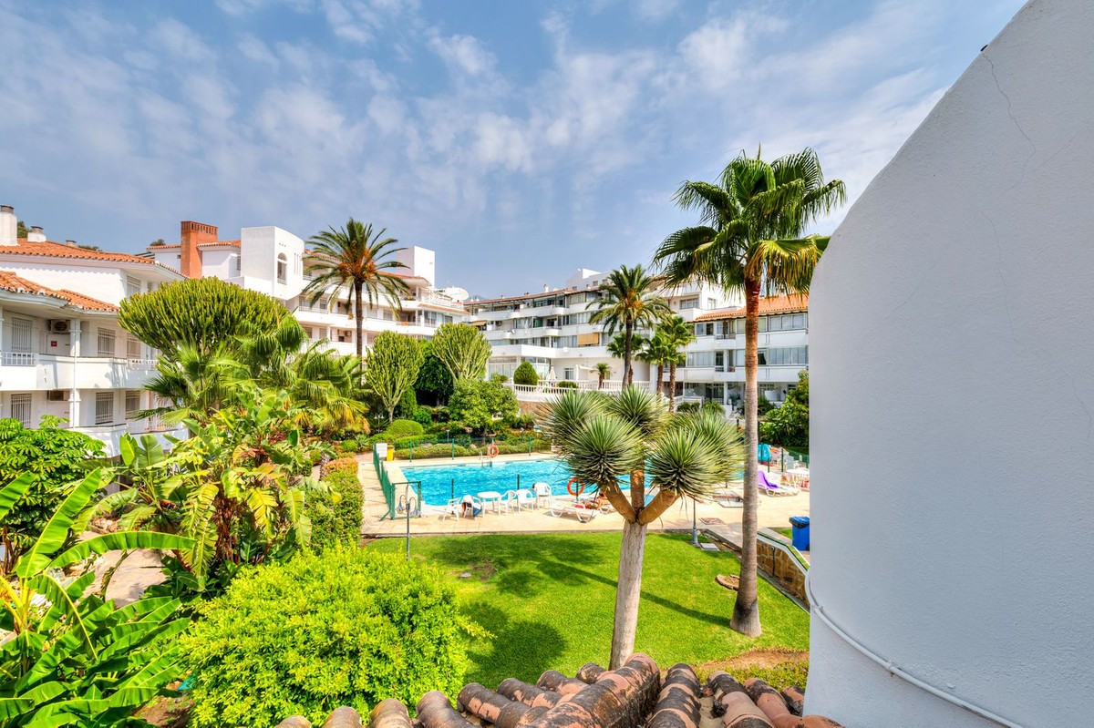 3 Bed Townhouse for sale in Los Pacos Costa Del Sol, Málaga, Spain
