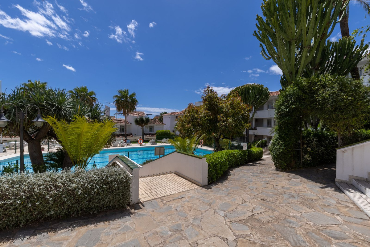 3 Bed Townhouse for sale in Los Pacos Costa Del Sol, Málaga, Spain