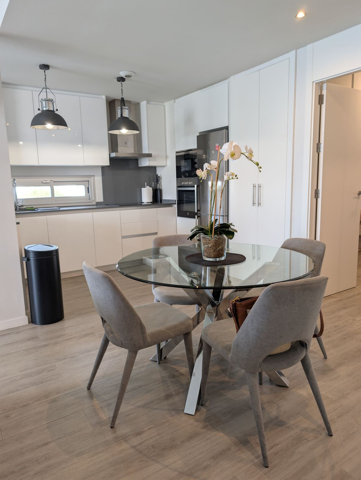 3 Bed Apartment for sale in Estepona Costa Del Sol, Málaga, Spain