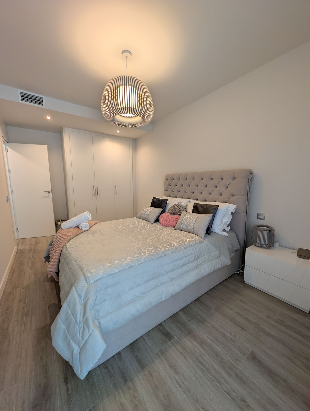 3 Bed Apartment for sale in Estepona Costa Del Sol, Málaga, Spain