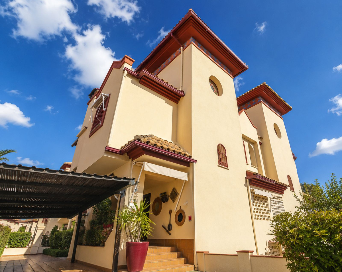 5 Bed Townhouse for sale in Torrequebrada Costa Del Sol, Málaga, Spain