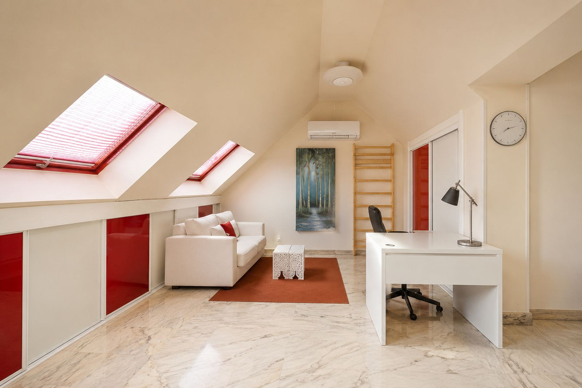 5 Bed Townhouse for sale in Torrequebrada Costa Del Sol, Málaga, Spain