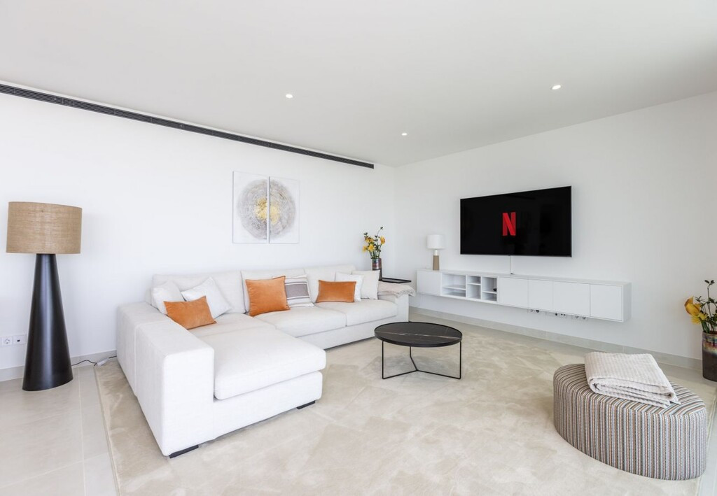 3 Bed Apartment for sale in Higueron Costa Del Sol, Málaga, Spain