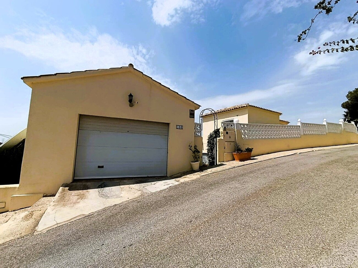 Se vende Villa - Chalet de 4 dormitorios en Costa Blanca, Alicante, España