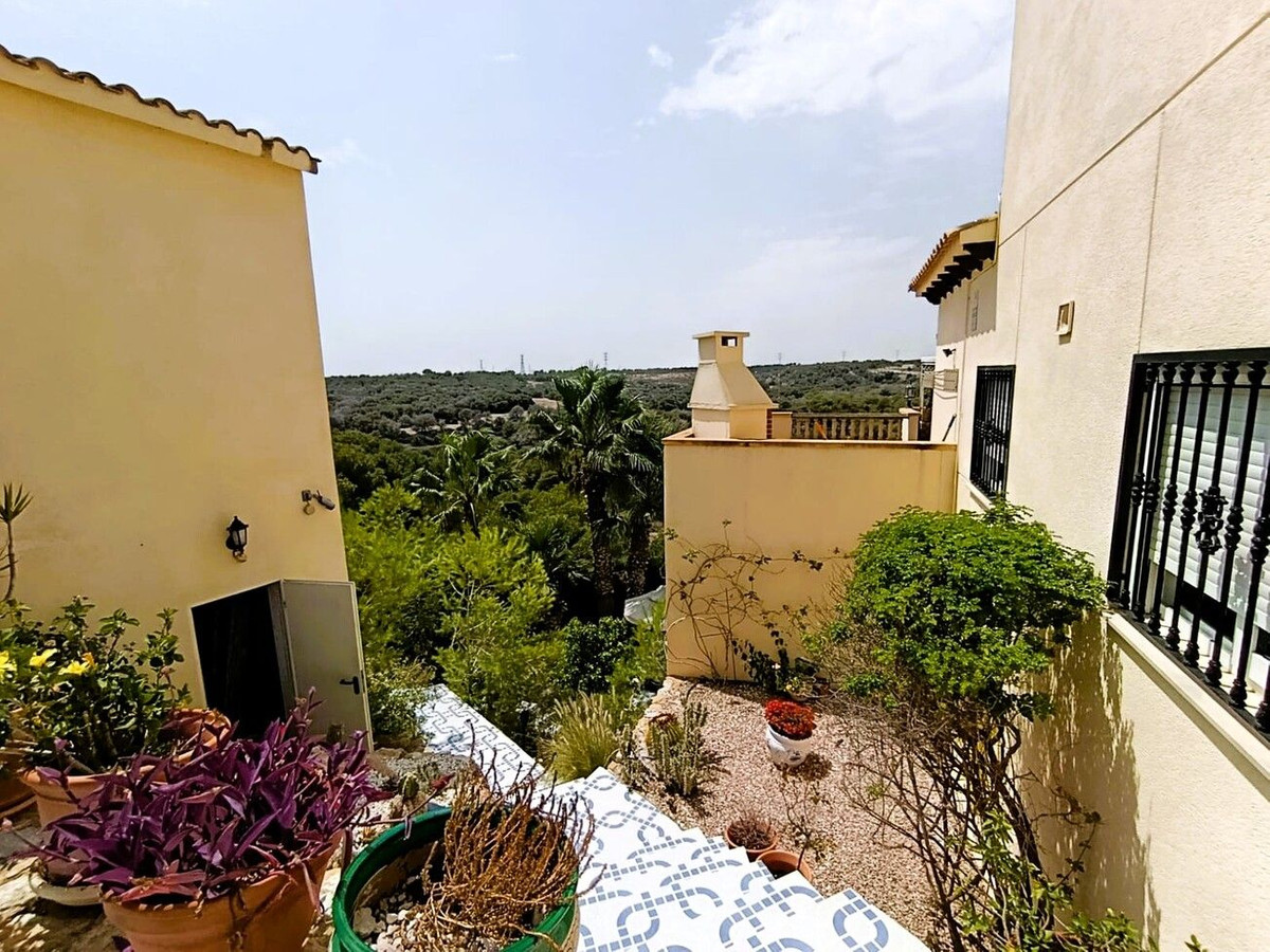 Se vende Villa - Chalet de 4 dormitorios en Costa Blanca, Alicante, España