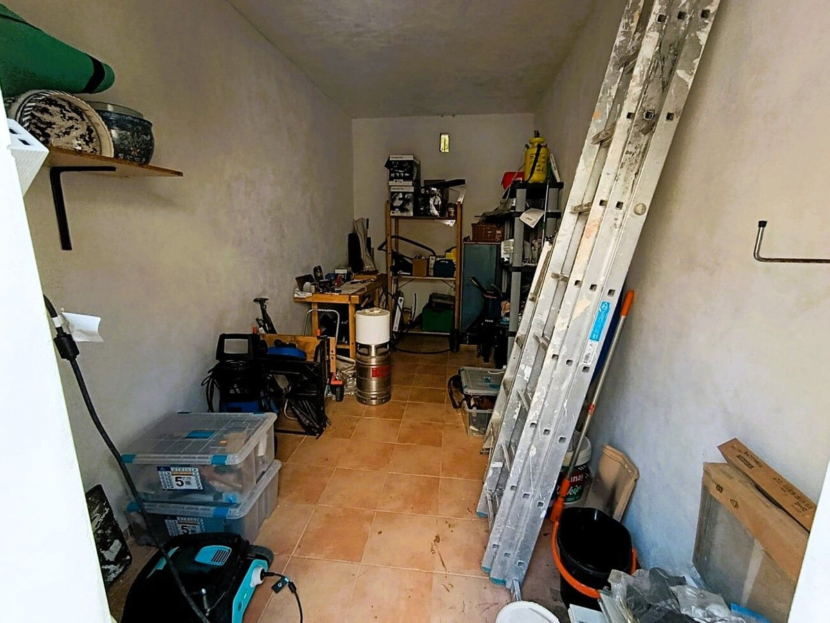 Se vende Villa - Chalet de 4 dormitorios en Costa Blanca, Alicante, España