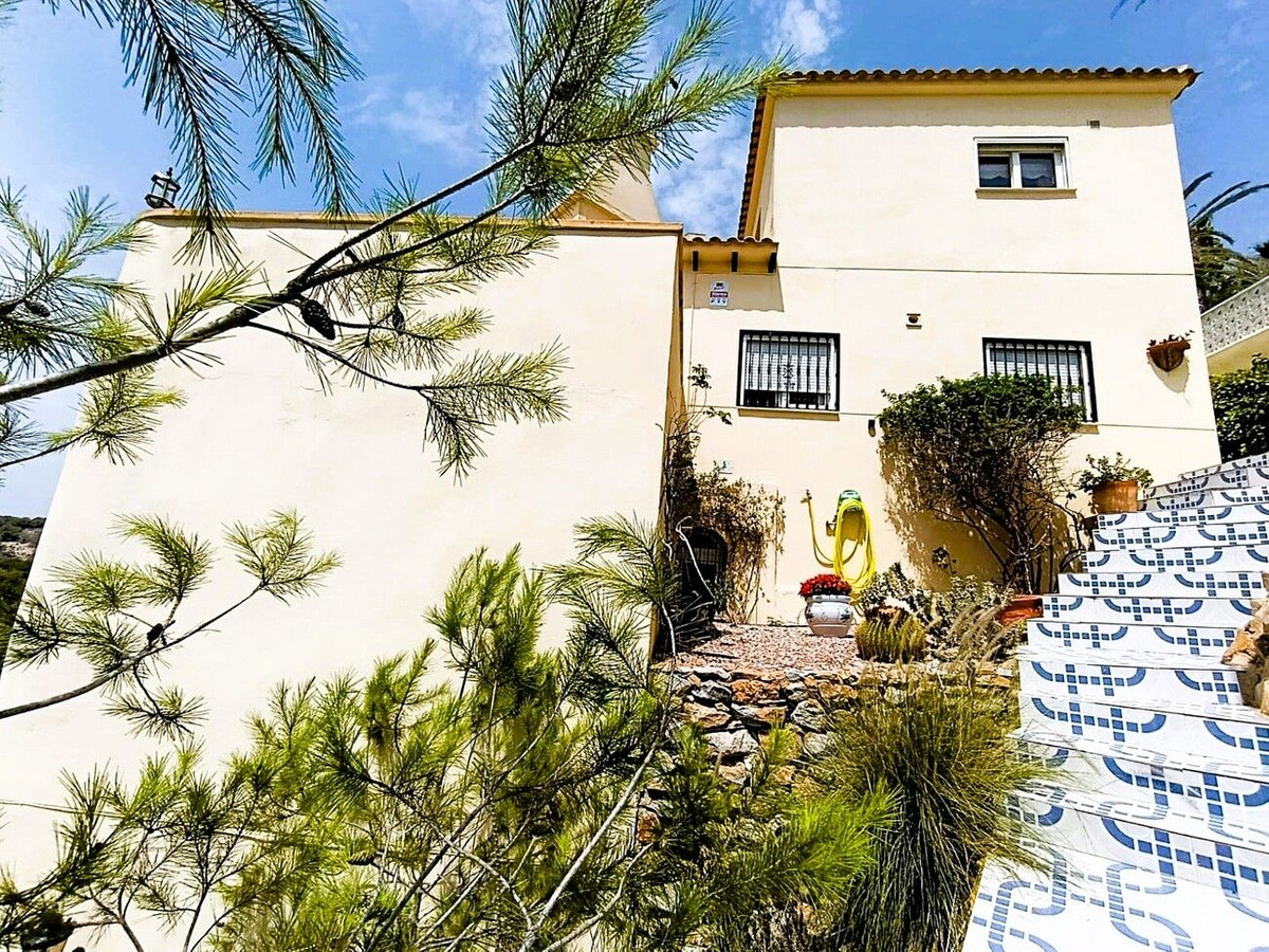 Se vende Villa - Chalet de 4 dormitorios en Costa Blanca, Alicante, España