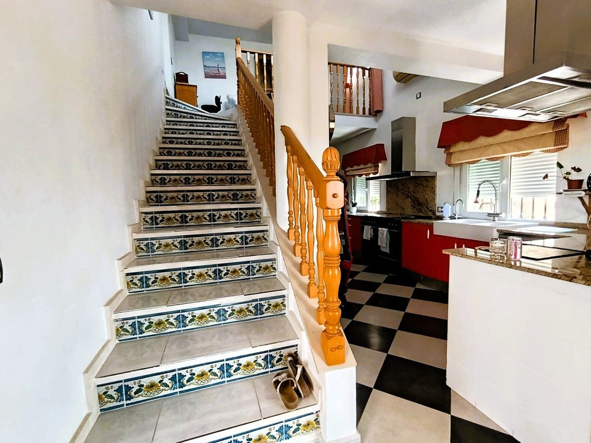 Se vende Villa - Chalet de 4 dormitorios en Costa Blanca, Alicante, España