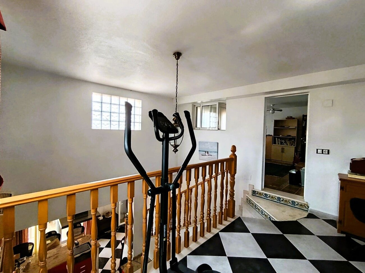 Se vende Villa - Chalet de 4 dormitorios en Costa Blanca, Alicante, España