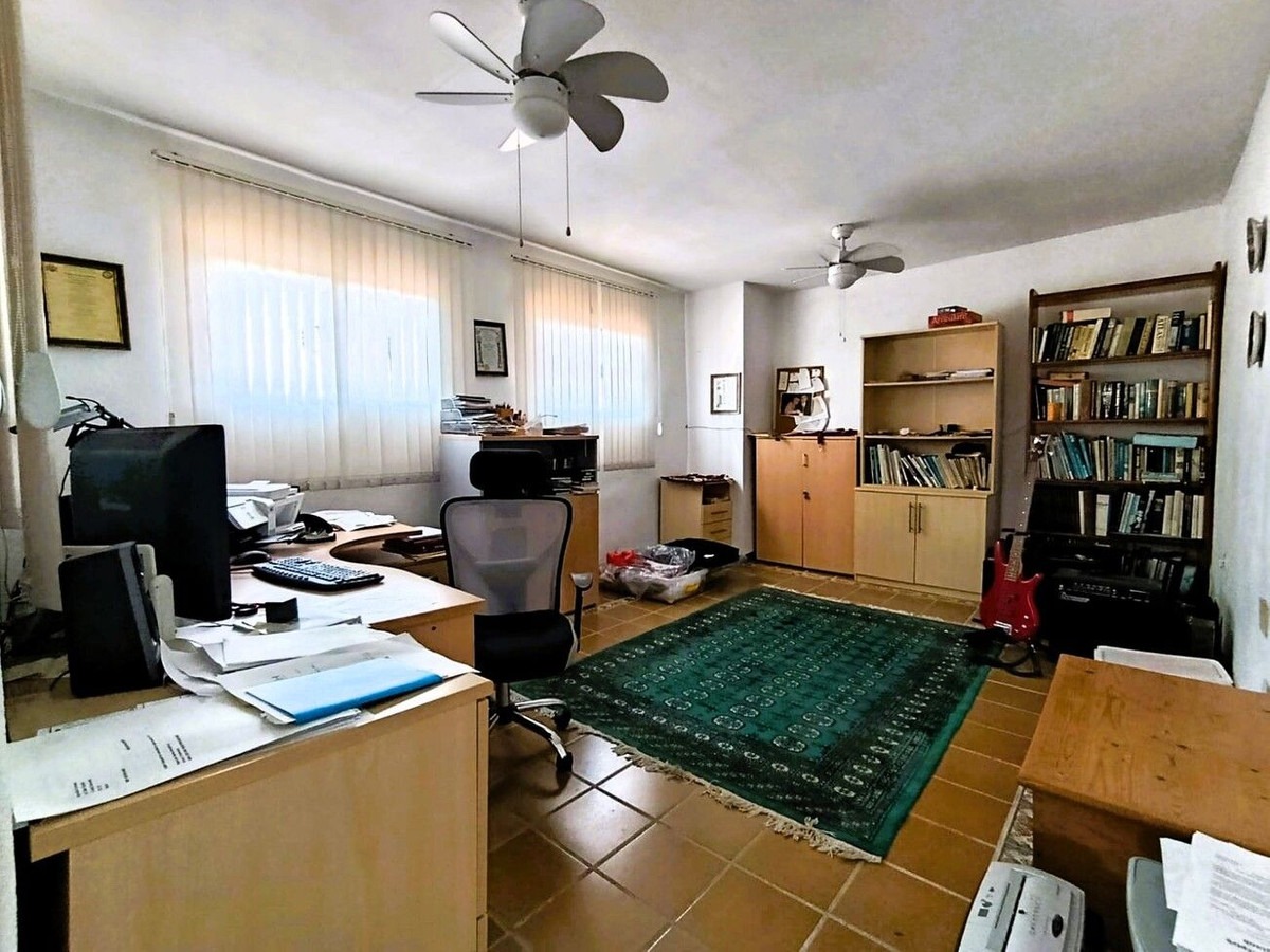 Se vende Villa - Chalet de 4 dormitorios en Costa Blanca, Alicante, España