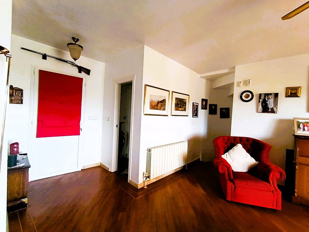 Se vende Villa - Chalet de 4 dormitorios en Costa Blanca, Alicante, España