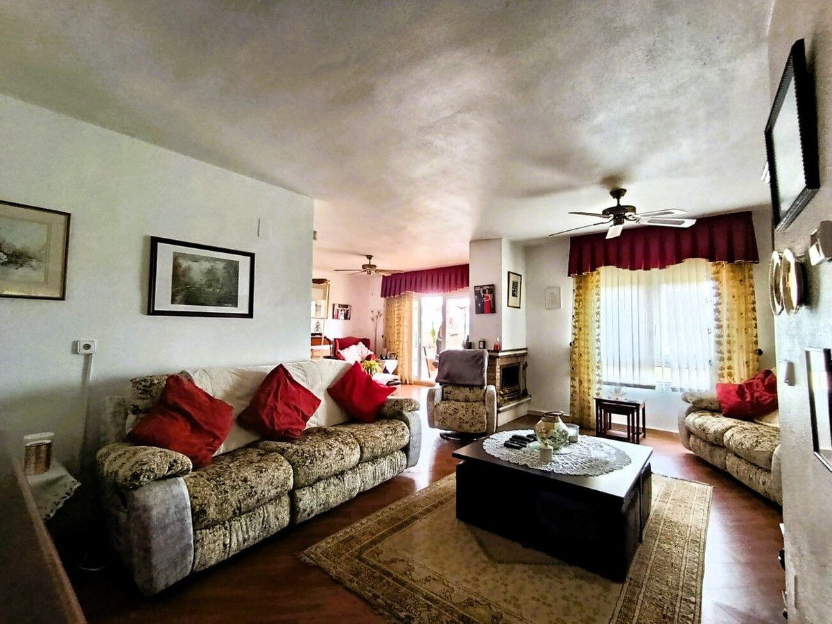 Se vende Villa - Chalet de 4 dormitorios en Costa Blanca, Alicante, España