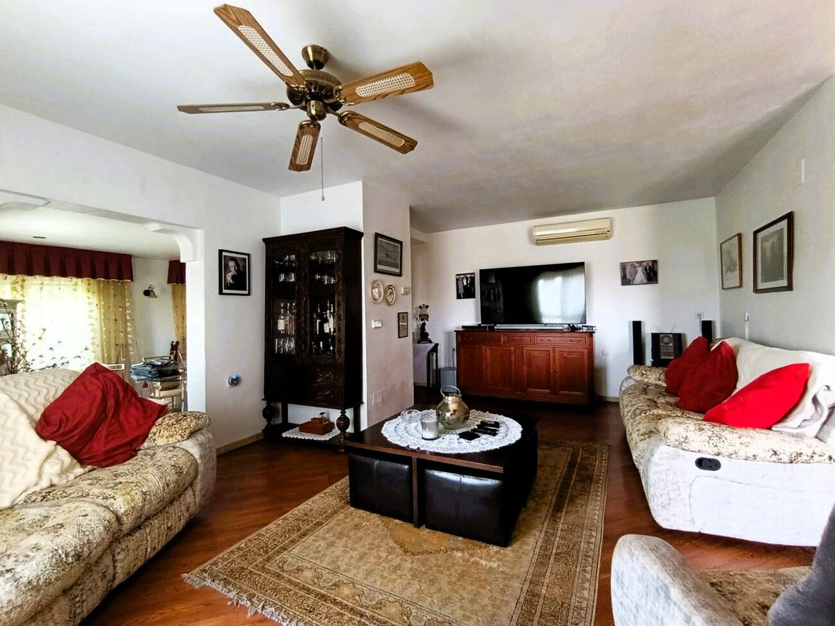 Se vende Villa - Chalet de 4 dormitorios en Costa Blanca, Alicante, España