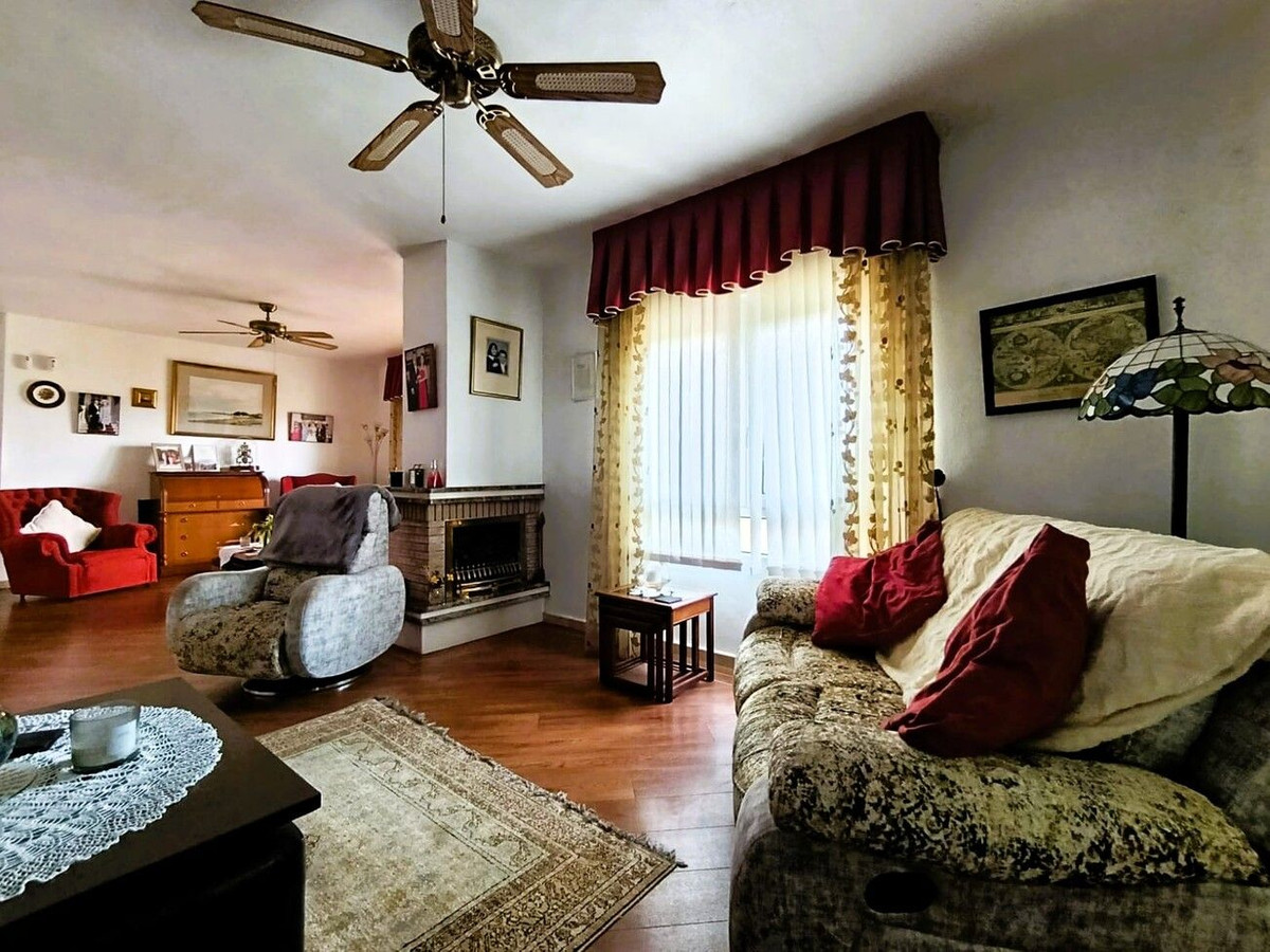 Se vende Villa - Chalet de 4 dormitorios en Costa Blanca, Alicante, España