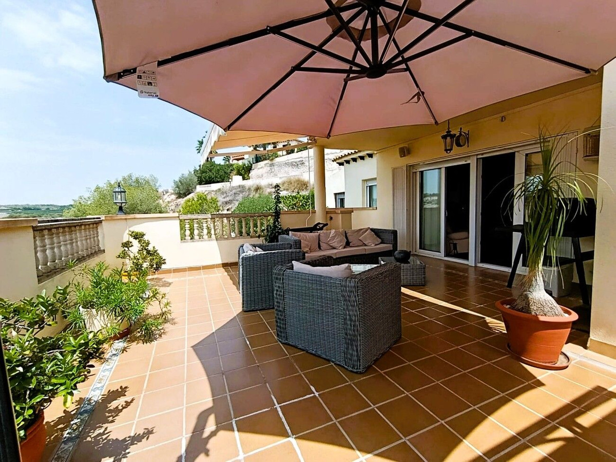 Se vende Villa - Chalet de 4 dormitorios en Costa Blanca, Alicante, España