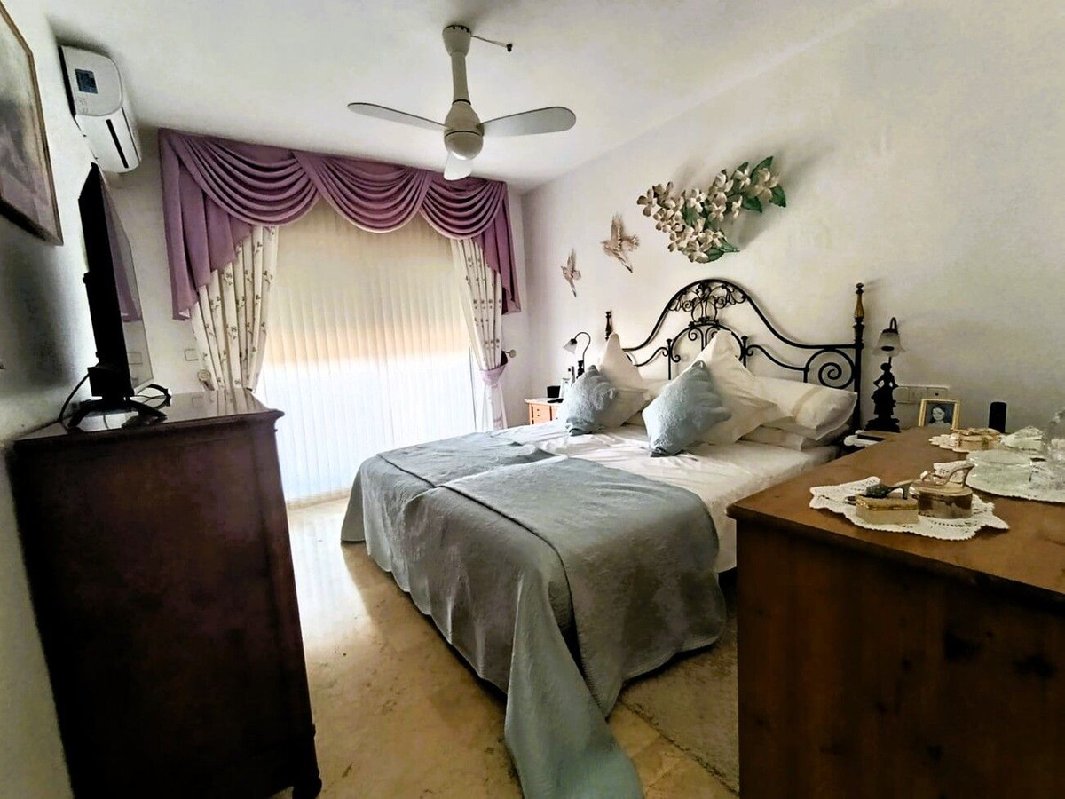 Se vende Villa - Chalet de 4 dormitorios en Costa Blanca, Alicante, España