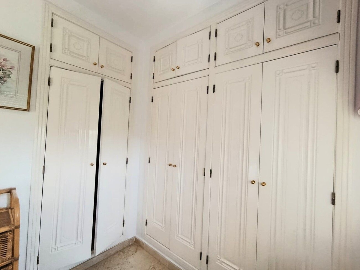 Se vende Villa - Chalet de 4 dormitorios en Costa Blanca, Alicante, España