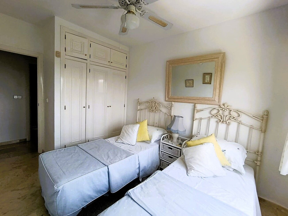 Se vende Villa - Chalet de 4 dormitorios en Costa Blanca, Alicante, España