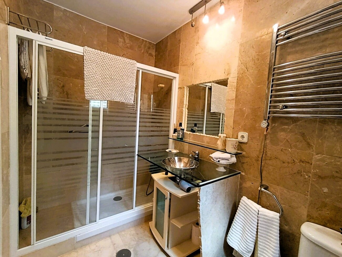 Se vende Villa - Chalet de 4 dormitorios en Costa Blanca, Alicante, España