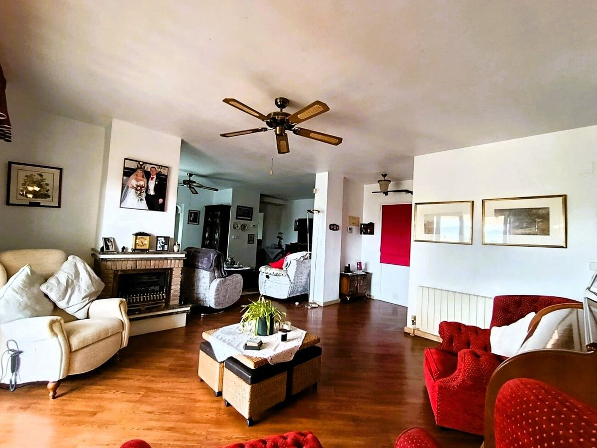 Se vende Villa - Chalet de 4 dormitorios en Costa Blanca, Alicante, España