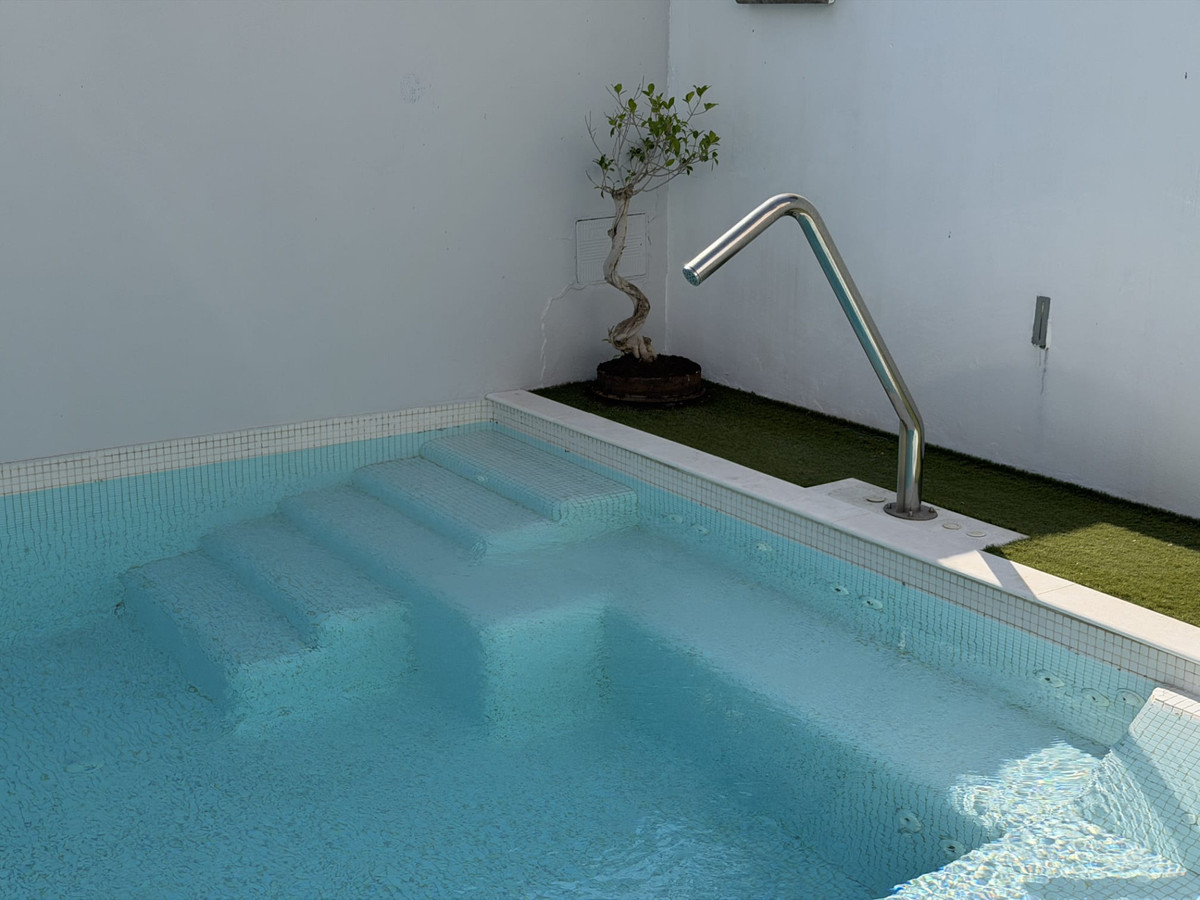 3 Bed Townhouse for sale in Nueva Andalucía Costa Del Sol, Málaga, Spain
