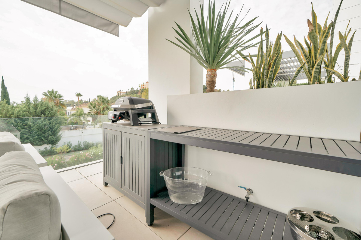 2 Bed Apartment for sale in La Quinta Costa Del Sol, Málaga, Spain
