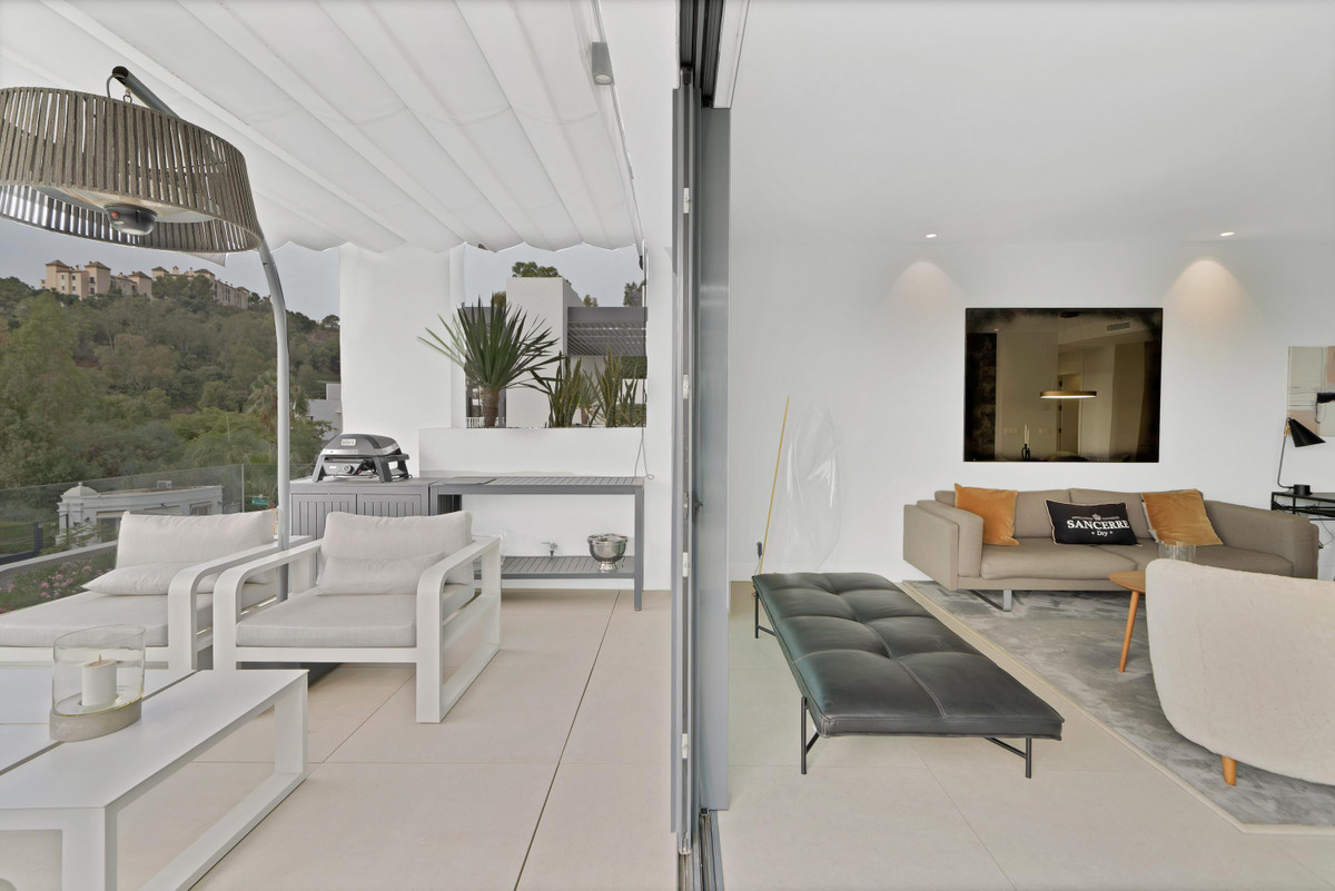 2 Bed Apartment for sale in La Quinta Costa Del Sol, Málaga, Spain
