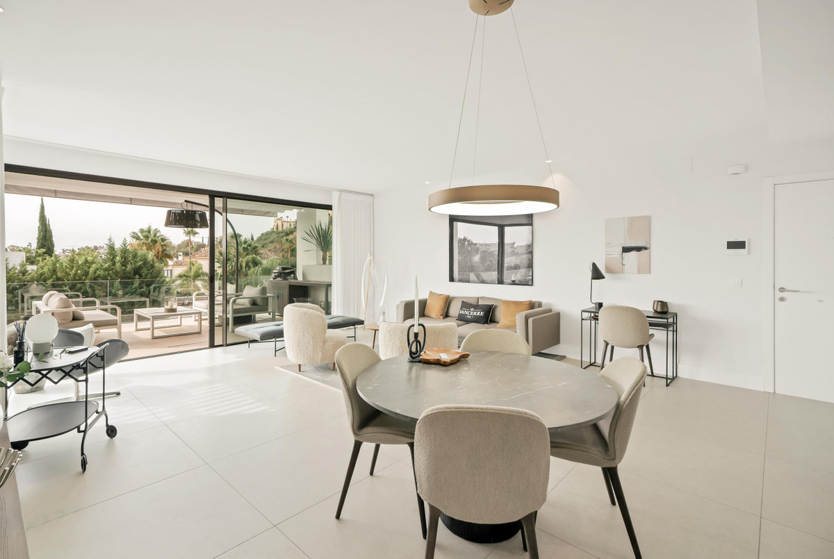 2 Bed Apartment for sale in La Quinta Costa Del Sol, Málaga, Spain
