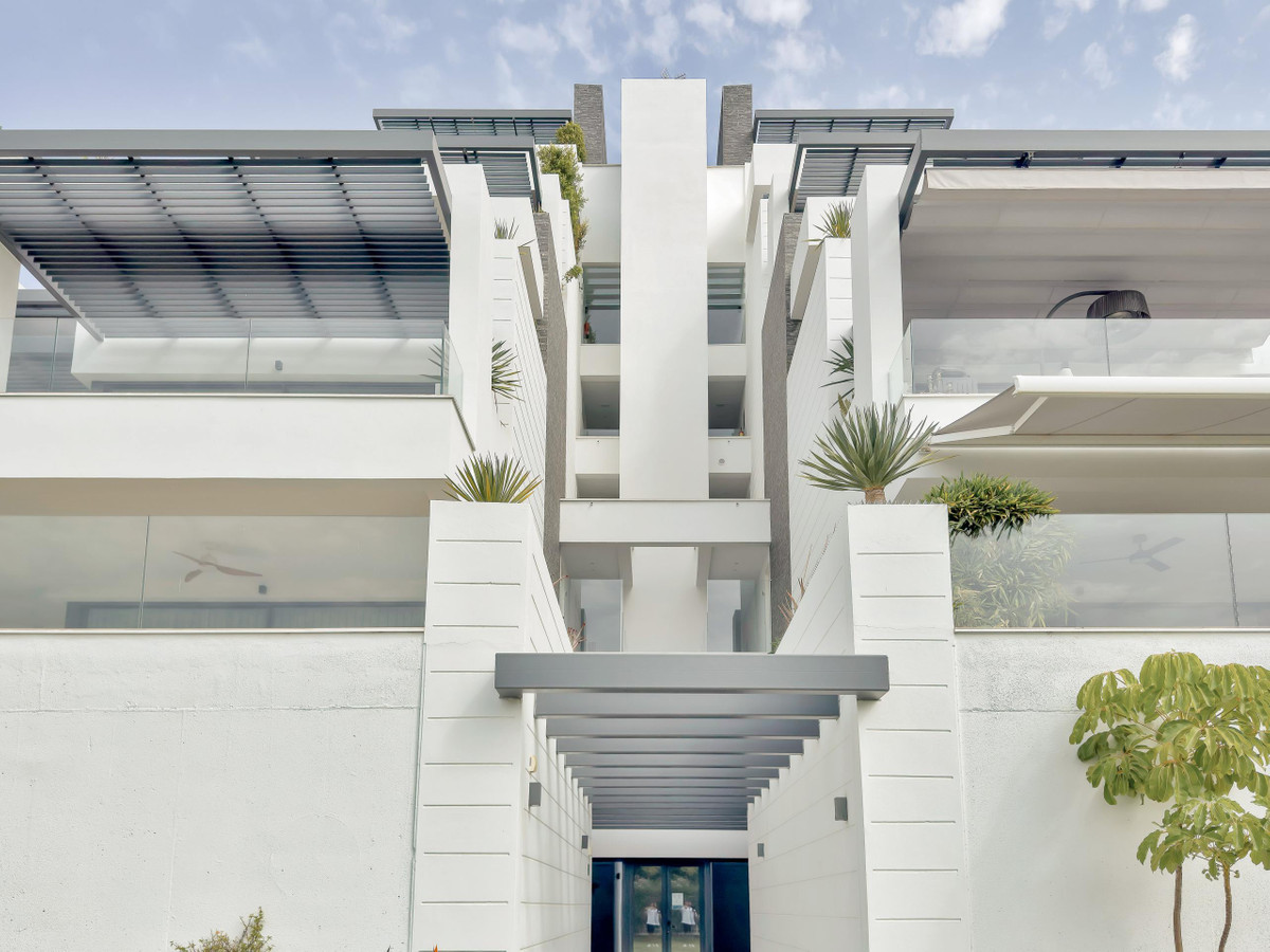 2 Bed Apartment for sale in La Quinta Costa Del Sol, Málaga, Spain
