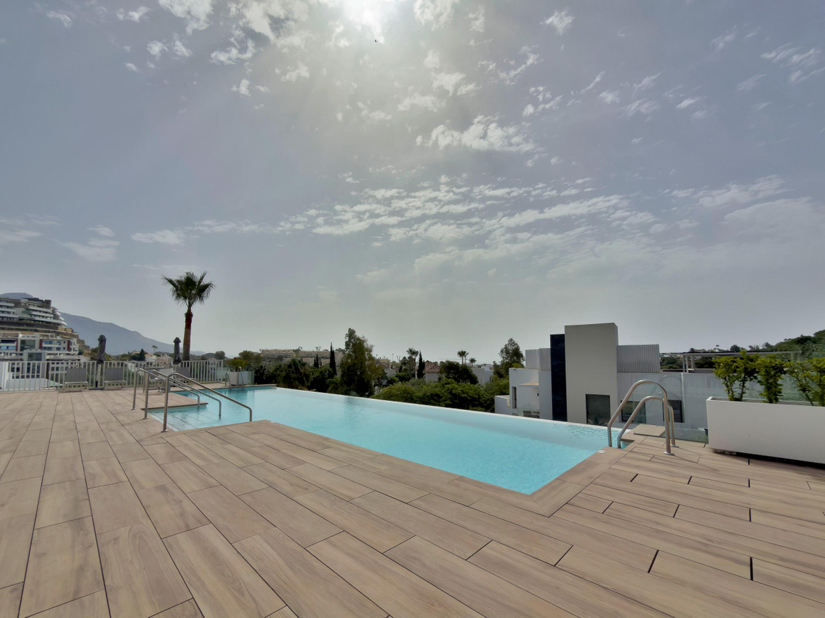 2 Bed Apartment for sale in La Quinta Costa Del Sol, Málaga, Spain
