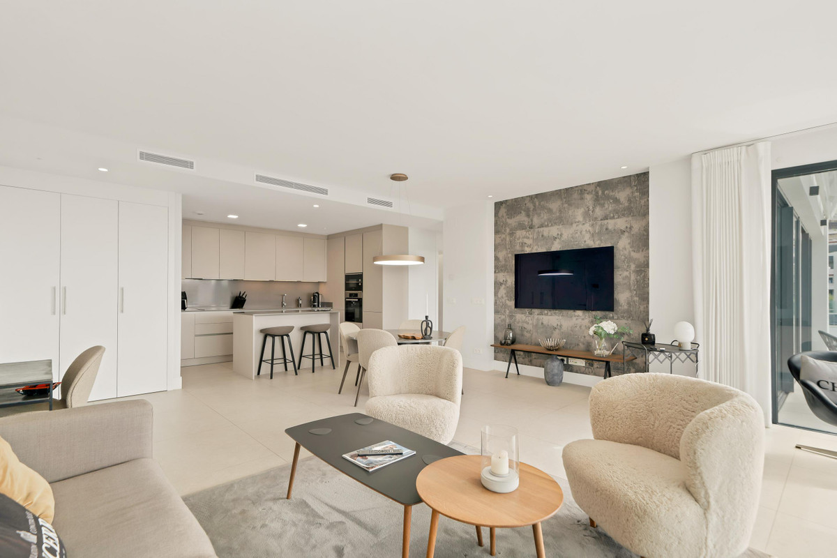 2 Bed Apartment for sale in La Quinta Costa Del Sol, Málaga, Spain