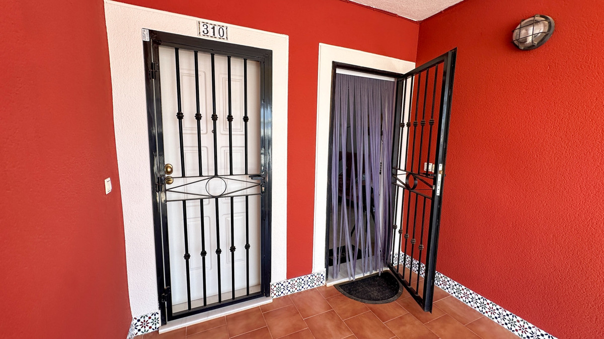2 Bed Townhouse for sale in Punta Prima Costa Blanca, Alicante, Spain