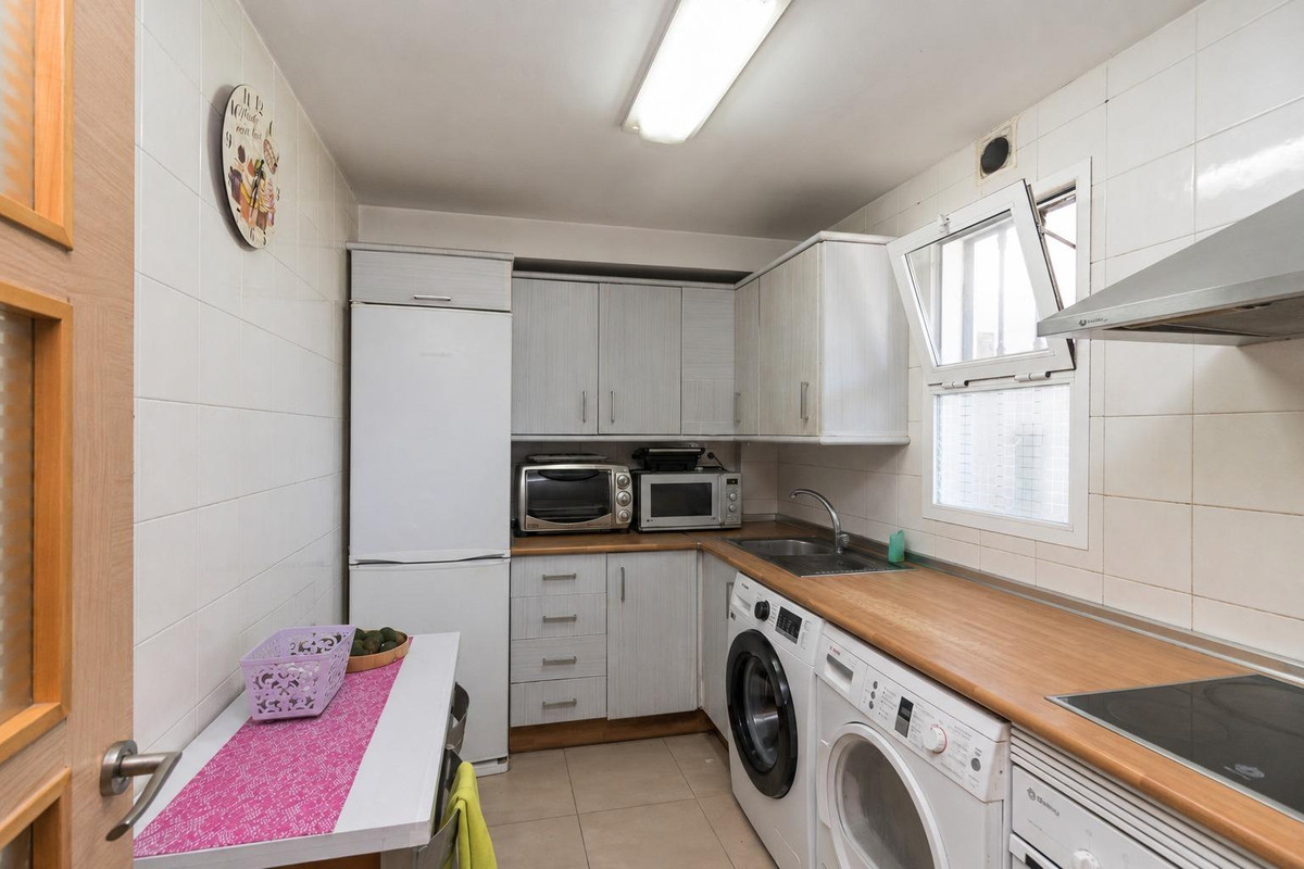 Se vende Apartamento Planta Media de 2 dormitorios en Costa Del Sol, Málaga, España
