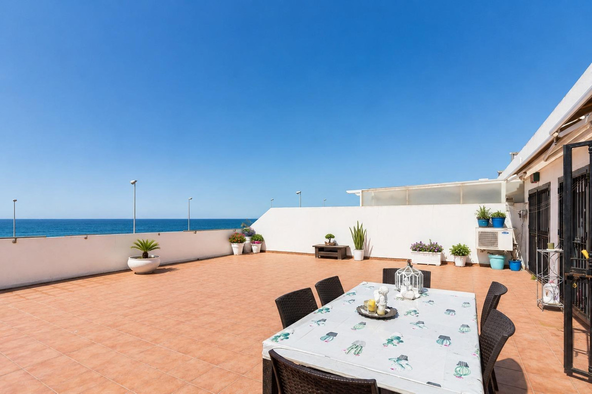 Se vende Apartamento Planta Media de 2 dormitorios en Costa Del Sol, Málaga, España