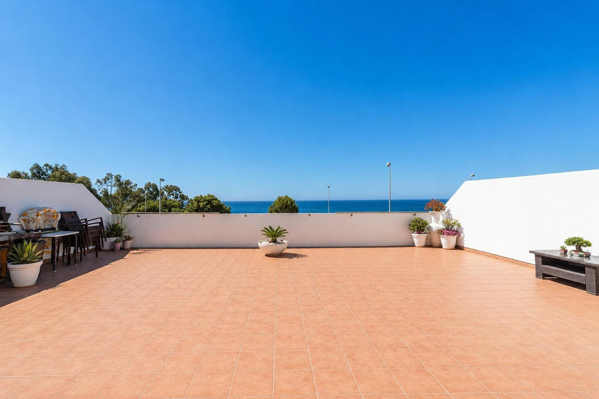 Se vende Apartamento Planta Media de 2 dormitorios en Costa Del Sol, Málaga, España