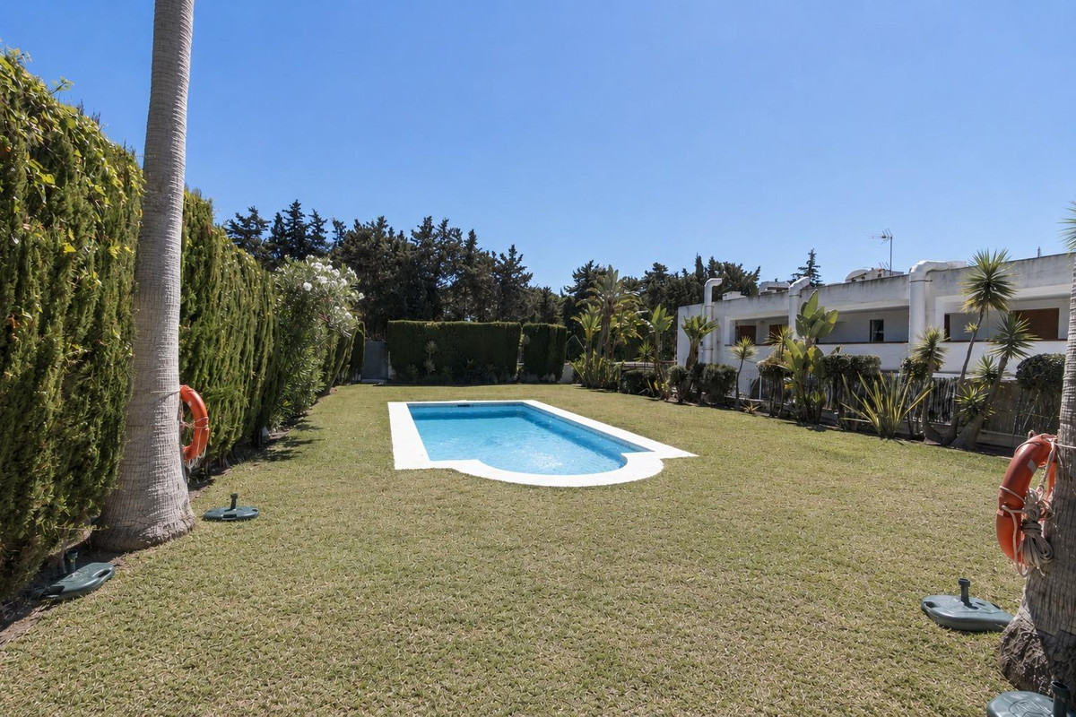 Se vende Apartamento Planta Media de 2 dormitorios en Costa Del Sol, Málaga, España