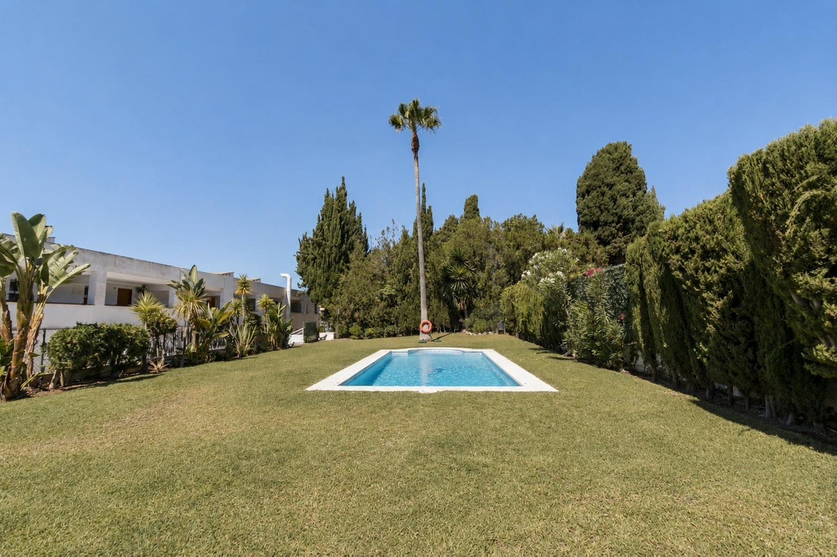 Se vende Apartamento Planta Media de 2 dormitorios en Costa Del Sol, Málaga, España