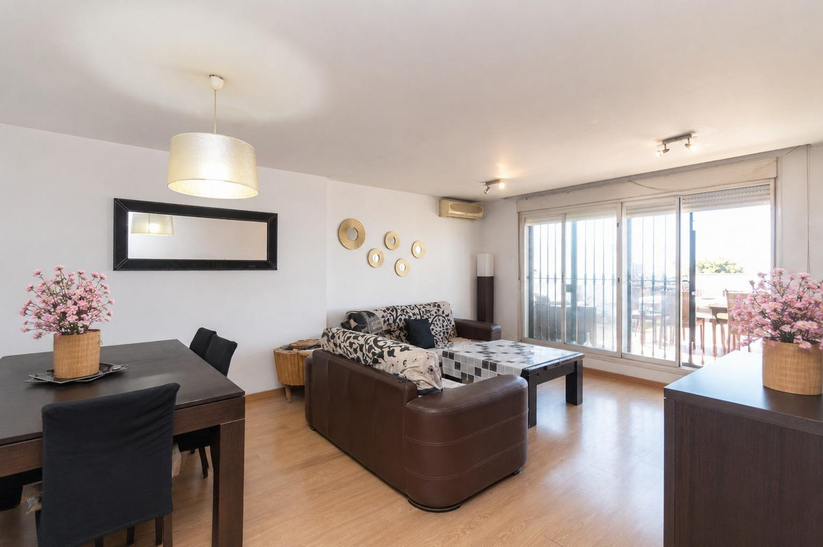 Se vende Apartamento Planta Media de 2 dormitorios en Costa Del Sol, Málaga, España