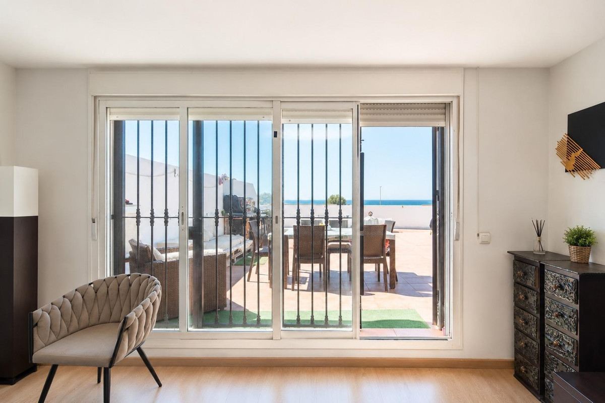 Se vende Apartamento Planta Media de 2 dormitorios en Costa Del Sol, Málaga, España