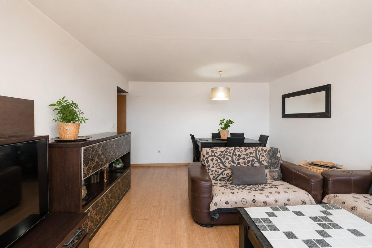 Se vende Apartamento Planta Media de 2 dormitorios en Costa Del Sol, Málaga, España