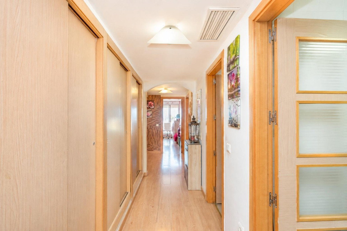 Se vende Apartamento Planta Media de 2 dormitorios en Costa Del Sol, Málaga, España