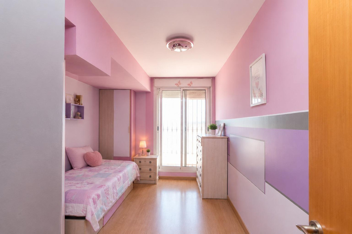 Se vende Apartamento Planta Media de 2 dormitorios en Costa Del Sol, Málaga, España