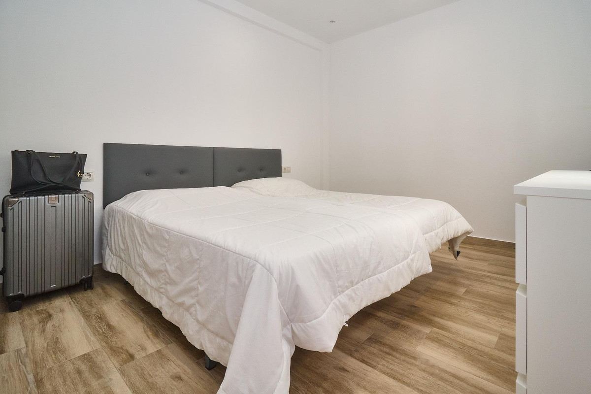 Se vende Apartamento Planta Media de 3 dormitorios en Costa Del Sol, Málaga, España