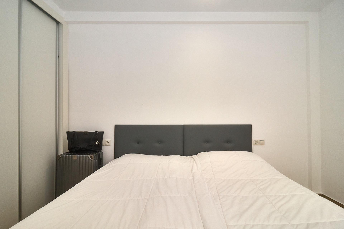 Se vende Apartamento Planta Media de 3 dormitorios en Costa Del Sol, Málaga, España